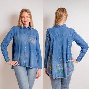 Try Luxe Womens Chambray Denim Button Shirt Floral Size M Bee Embroidery NWT